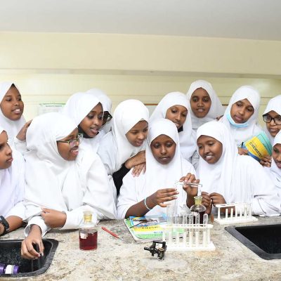STUDENTS IN THE LAB